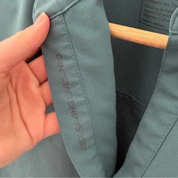 Figs Rafaela Oversized Scrub Top - Picture 5 of 8